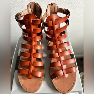 Mossimo Gladiator Sandals size 8.